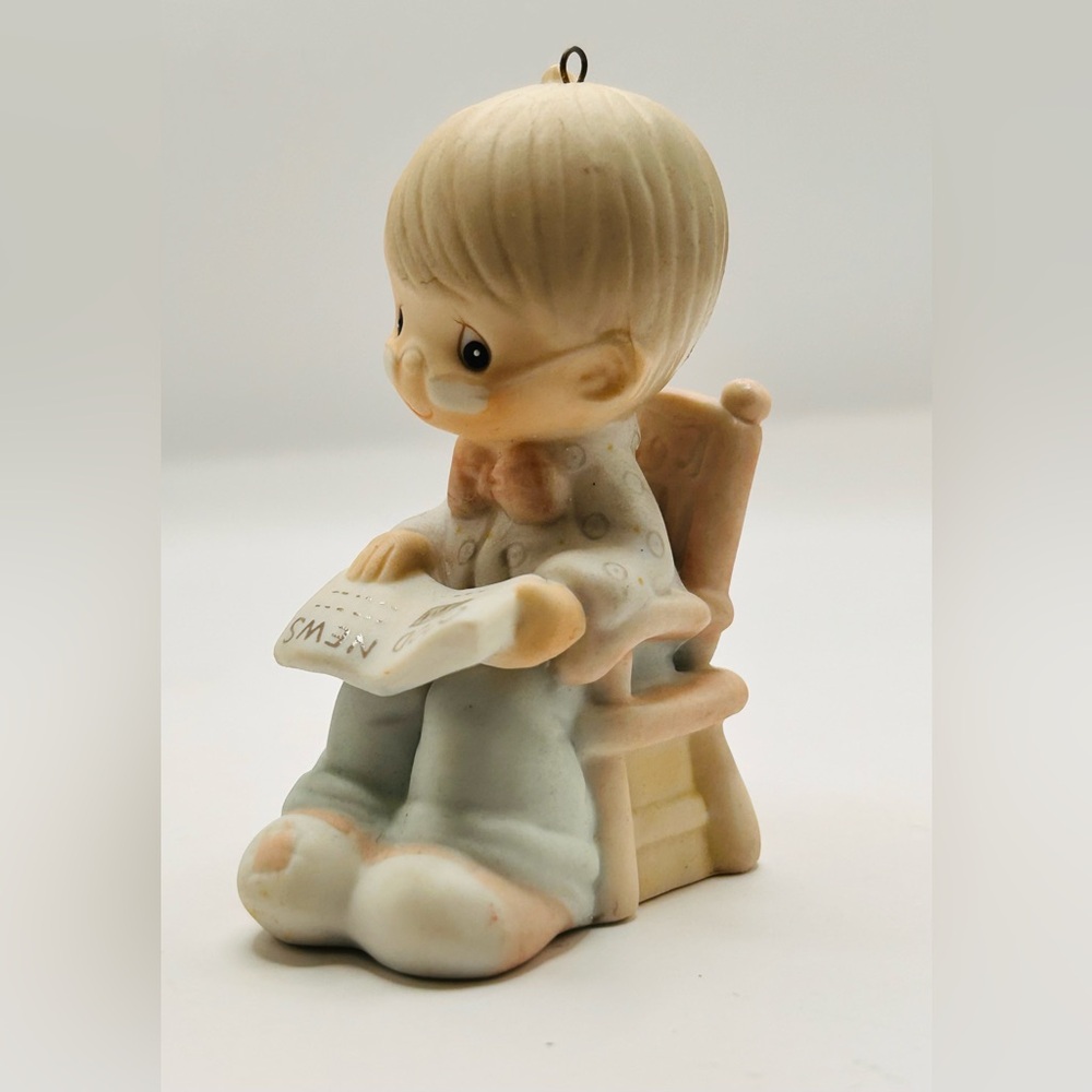 ๐Precious Moments E-0517 The Perfect Grandpa 1983 Grandpa Rocking Chair Ornament - Picture 3 of 7